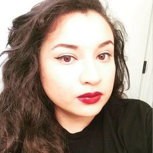 Meet your Posher, Yesenia